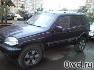 Битый автомобиль Chevrolet Niva